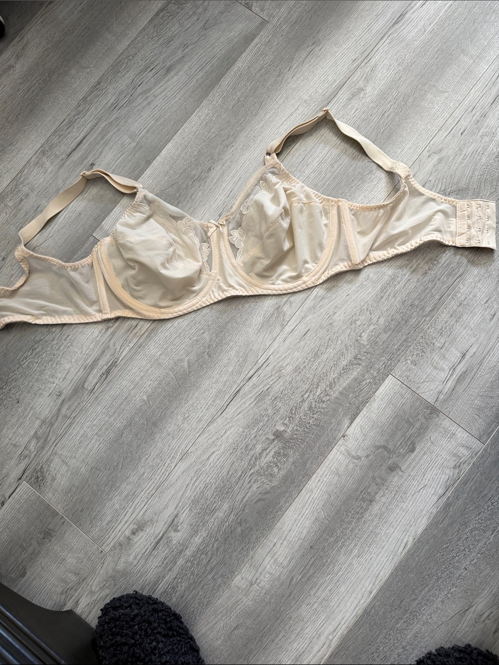 Wonderbra 18 hr bra size D. 38